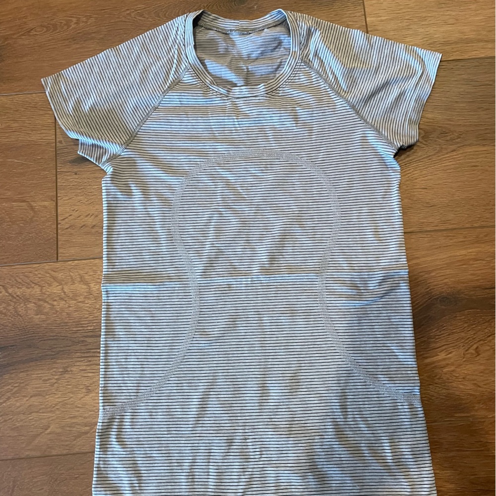 Lululemon swiftly top size 6